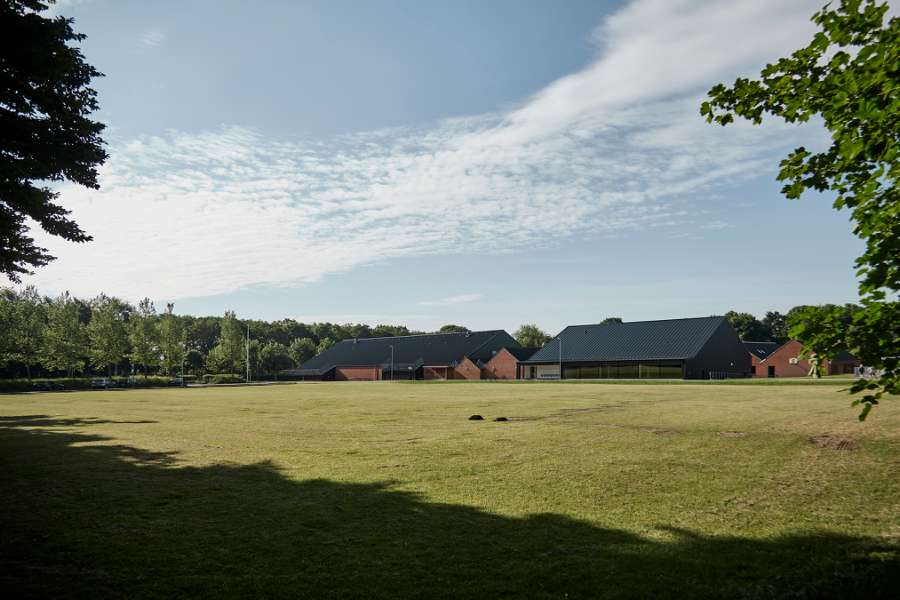 Modern sports hall with modern cladding, Trælundvej 3, 7400 Herning